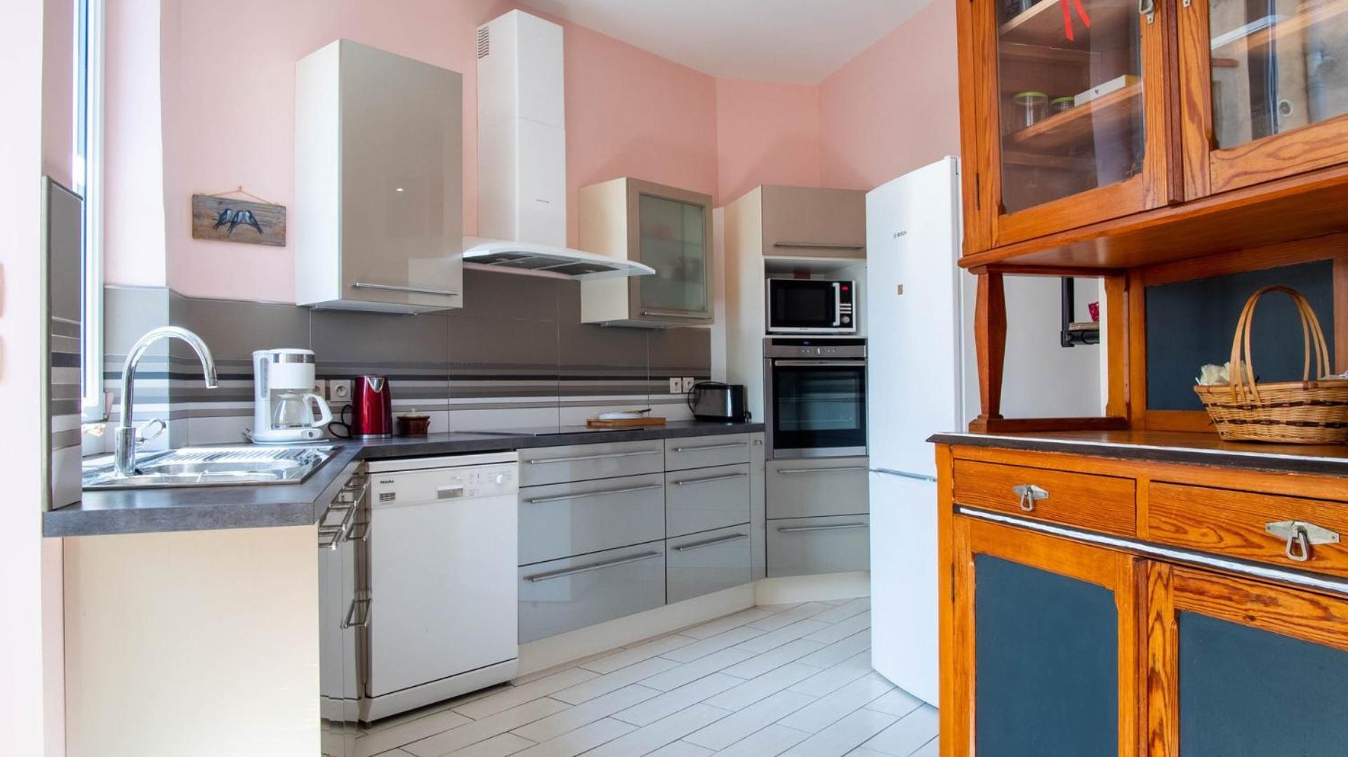 Apartment De Caractere Au Coeur De Poitiers